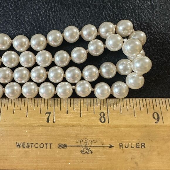 Elegant Vintage Silk Strung Double Strand Glass Pearl Necklace Gold Plated Clasp - Picture 6 of 8